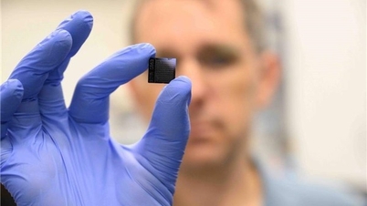 Síntesis de ADN mediante chips semiconductores en un entorno acuoso.