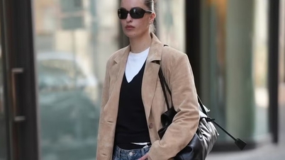 Les jeans à jambes larges sont à la mode, mais quels types de vestes vont le mieux avec ?