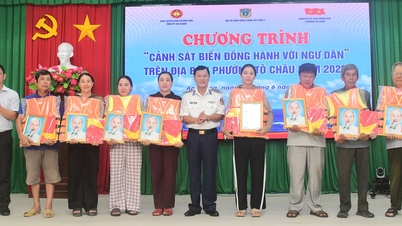 ការរៀបចំកម្មវិធី "ឆ្មាំសមុទ្រអមដំណើរអ្នកនេសាទ" នៅសង្កាត់តូចូវ។
