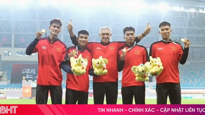 Pasangan atlet dari Ha Tinh ini turut berkontribusi membawa pulang 2 medali emas Asia untuk atletik Vietnam.
