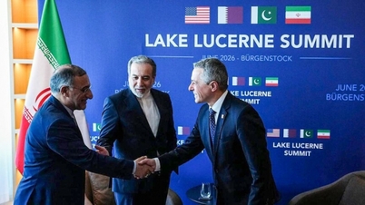 米イラン間の協議は、トランプ大統領の脅迫により初日から難航した。パキスタンは早期の対話再開を望んでいる。