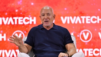 Tỷ phú Jeff Bezos: Trí tuệ nhân tạo sẽ không cướp việc làm mà tạo ra tình trạng thiếu lao động