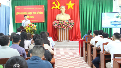 Gia Lai: Lebih dari 50 individu luar biasa berpartisipasi dalam kursus pelatihan tentang kesadaran Partai.