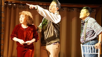 Viet Huong și Le Quoc Nam oferă performanțe comice amuzante în comedia „Întâlnire cu tine pe luna plină a celei de-a șaptea luni”.