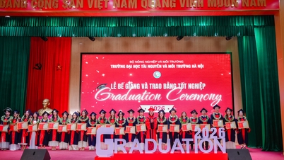 ນັກສຶກສາຫຼາຍກວ່າ 2000 ຄົນຈາກມະຫາວິທະຍາໄລຊັບພະຍາກອນທຳມະຊາດ ແລະ ສິ່ງແວດລ້ອມຮ່າໂນ້ຍໄດ້ຮັບປະກາສະນີຍະບັດ.