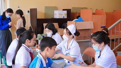 Lam Dong accelerates free health check-ups and completes health data for its residents.