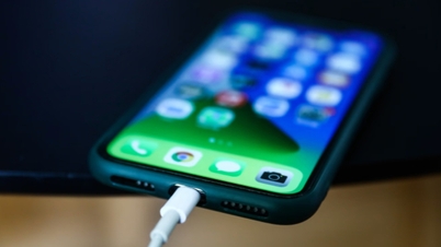 Telefonunuzu gece boyunca şarj etmek için en iyi yer neresidir?