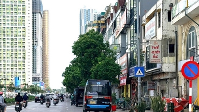 Illegale bushaltes veroorzaken chaos in de Vu Trong Khanh-straat.