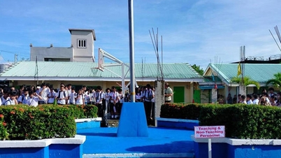 Penembakan di sebuah sekolah di Filipina menewaskan tiga orang.