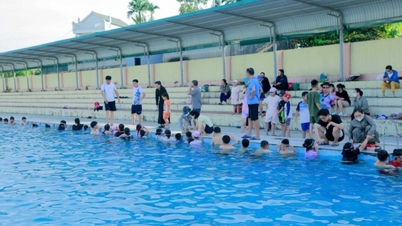 Mở lớp dạy bơi miễn phí cho trẻ em: Cách làm của Đoàn phường Đông Triều