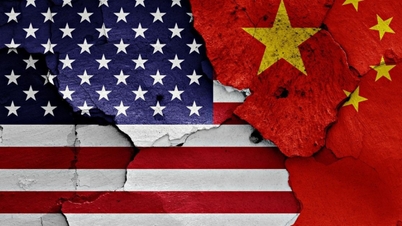 China melancarkan pembalasan langsung terhadap AS, meningkatkan ketegangan perdagangan dan teknologi.