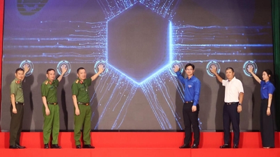 Polis dan Kesatuan Belia Bandar Hai Phong melancarkan kempen "Musim Panas Digital bersama VNeID".