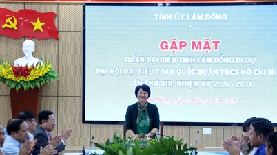 คณะกรรมการพรรคประจำจังหวัดลำดงพบปะกับผู้แทนที่เข้าร่วมการประชุมสหภาพเยาวชนแห่งชาติ
