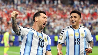 Messi strzelił dwa historyczne gole, pomagając Argentynie pokonać Austrię 2:0 na Mistrzostwach Świata.