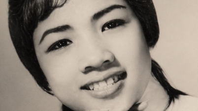 Des photos rares de l'artiste populaire Le Thuy, prises dans sa jeunesse, qui captivent à mesure qu'on les regarde.
