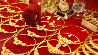 Los precios del oro continuaron cayendo drásticamente hoy, 23 de junio de 2026, perdiendo 1,6 millones de VND por onza.
