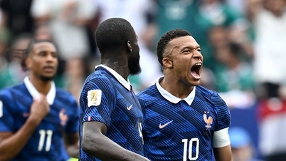 Mbappe lập cú đúp, Pháp thắng '3 sao' sau trận đấu bị hoãn vì mưa sét
