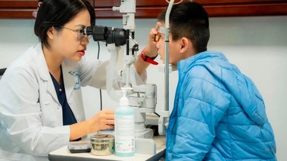 Children need regular eye exams to detect nearsightedness early.