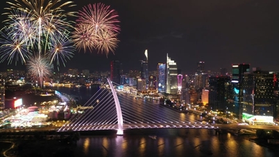 Bandar Raya Ho Chi Minh akan melancarkan bunga api altitud tinggi di tiga lokasi bagi meraikan ulang tahun ke-50 Saigon - Gia Dinh dinamakan sempena Presiden Ho Chi Minh.