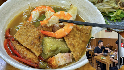 Ho Chi Minh şehrinde yaklaşık 30 yıldır fermente balık soslu Batı tarzı tel şehriye sunan işletme sahibi, aile sırrı olan bir tarif sayesinde 3 restoran açtı.