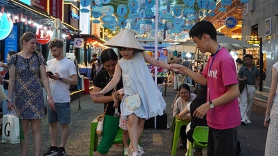 A Rua dos Livros da Cidade de Ho Chi Minh colabora com o bairro de Saigon para promover a cultura da leitura.