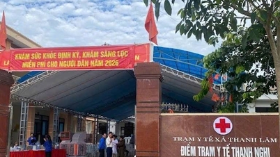 Thanh Liem General Hospital anordnade gratis hälsokontroller för invånare på Thanh Nghi hälsostation i Thanh Lam kommun.