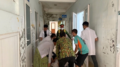 Polis tempatan di Hai Phong menggunakan kenderaan khusus untuk mengangkut mangsa yang cedera ke hospital untuk mendapatkan rawatan tepat pada masanya.