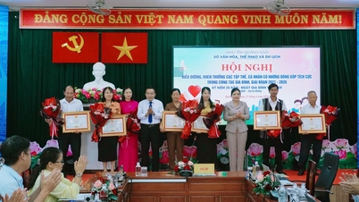 กวาง งาย ชื่นชมกลุ่มและบุคคลที่มีผลงานโดดเด่นในด้านกิจการครอบครัว