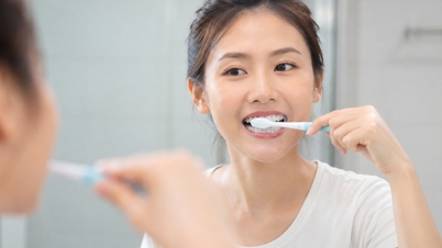 Des experts dentaires dévoilent la « règle du 2-2 » pour le brossage des dents.