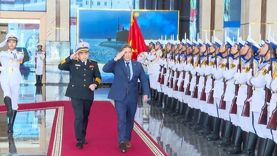 Виконувач обов'язків міністра ВМС США Хунг Цао відвідав ВМС В'єтнаму.
