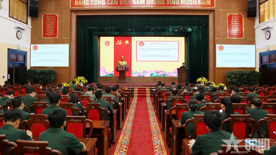 Nâng cao kỹ năng giao tiếp, ứng xử, chuẩn hóa tác phong phục vụ
