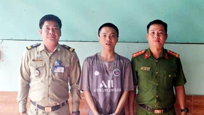 De autoriteiten hebben twee gezochte voortvluchtigen gearresteerd die zich in Cambodja schuilhielden.