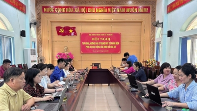 Cao Bang: Komune Hoa An menyelenggarakan pelatihan dan bimbingan tentang penggunaan beberapa program perangkat lunak untuk mendukung kegiatan Dewan Rakyat komune tersebut.