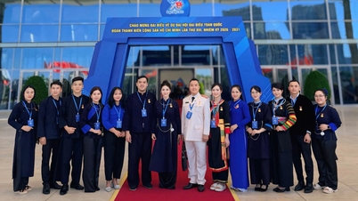 La délégation de Cao Bang assiste à la première séance de travail du 13e Congrès national de l'Union de la jeunesse - Cao Bang Online Newspaper