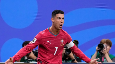 VM 2026: Ronaldo sætter en række rekorder med sit mål mod Usbekistan.