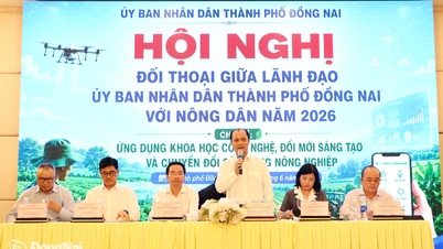 Para pemimpin bandar Dong Nai mengadakan dialog dengan hampir 300 petani.