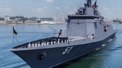 La Corea del Nord mette in servizio il suo primo cacciatorpediniere.