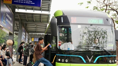 Hanoi secara resmi mulai menggunakan tiket elektronik terintegrasi untuk transportasi umum sejak 25 Juni.