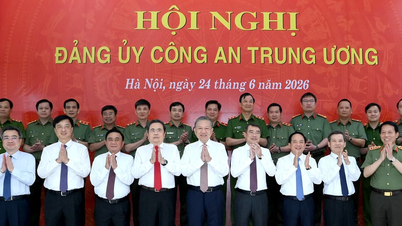 [រូបថត] អគ្គលេខាធិការ និងជាប្រធានរដ្ឋ លោក តូ ឡាំ ចូលរួមសន្និសីទគណៈកម្មាធិការបក្សនគរបាលសាធារណៈកណ្តាល
