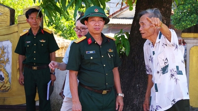 Tiếp tục khảo sát địa điểm nghi có mộ liệt sĩ ở cửa Hữu - Kinh thành Huế