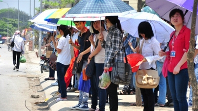 Știri de dimineață, 25 iunie: Hanoi înregistrează cea mai ridicată temperatură din țară, apropiindu-se de 41 de grade Celsius; Numeroase mașini parcate pe trotuare au fost vandalizate și li s-au spart geamurile peste noapte.
