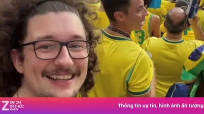 Un famoso tifoso del Manchester United appare con la maglia del Brasile.
