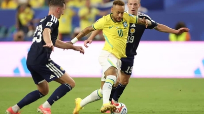 VM 2026: Vinicius scorer to mål, da Brasilien slog Skotland 3-0 og sikrer sig dermed førstepladsen i deres gruppe.