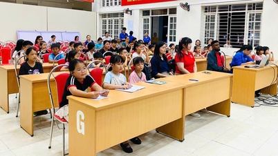 Ungdomsförbundet i Thuc Phan Ward anordnar en gratis engelskkurs för allmänheten - Cao Bang Online Newspaper
