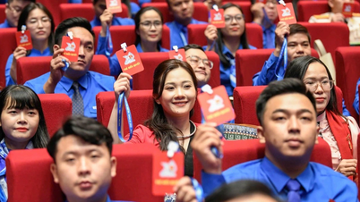 Hari ini, Kongres Kebangsaan Kesatuan Belia ke-13 sedang mengadakan sesi khidmatnya.