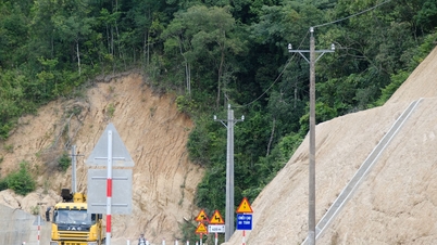 Le niveau de l'eau baisse à mesure que la route DT.722 reliant les provinces de Lam Dong et de Dak Lak approche de son achèvement.