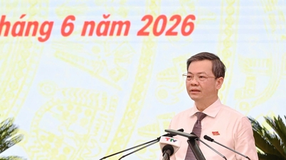 Deschiderea celei de-a patra sesiuni a celui de-al 20-lea Consiliu Popular Provincial Tuyen Quang: Timp adecvat alocat pentru întrebări pe 4 grupe de probleme.
