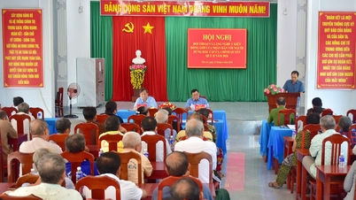 Jawatankuasa parti dan kerajaan tempatan komun Tan An mengadakan dialog dengan penduduk.
