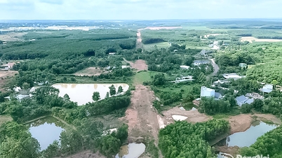 ប្រជាពលរដ្ឋបរិច្ចាគដីដែលមានតម្លៃរាប់សិបពាន់លានដុងសម្រាប់សាងសង់ផ្លូវនៅក្នុងសង្កាត់ដុងសៅអាយ។