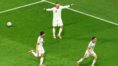 Meksyk rozgromił Czechy 3-0: historyczny rekord Ochoi i tragedia Soucka.